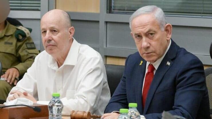 ראש הממשלה נתניהו עם שר הביטחון כ"ץ וגורמי ביטחון בחמ"ל בקריה בזמן התקיפות בתימן