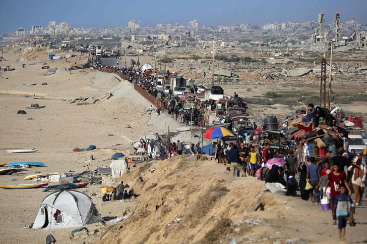 עזה פלסטינים עוזבים מצפון הרצועה דרומה