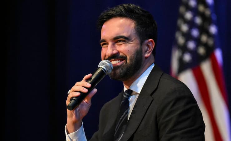 זוהראן ממדאני קמפיין לראשות העיר ניו יורק 6 בספטמבר באירוע תחת הכותרת "להיאבק באוליגרכיה"