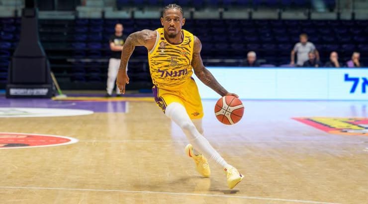 אקסבייר מנפורד (רועי כפיר) אקסבייר מנפורד