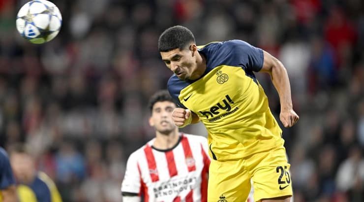 ענאן חליאלי פוגש את הכדור בראשו