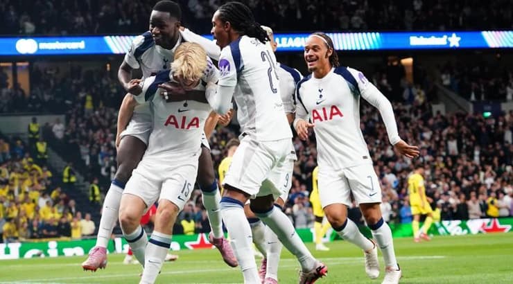 שחקני טוטנהאם בטירוף