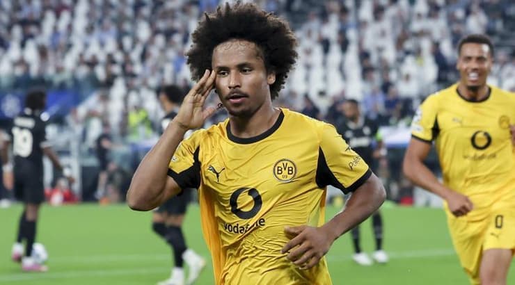 קארים אדיימי חוגג