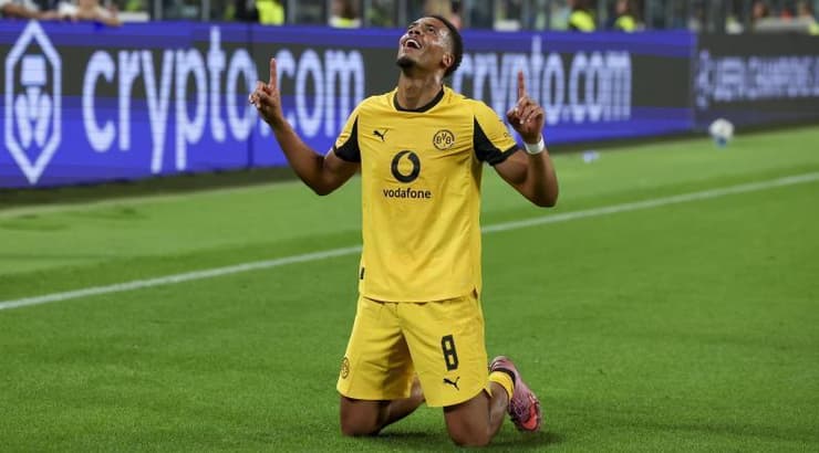 פליקס נמצ'ה חוגג