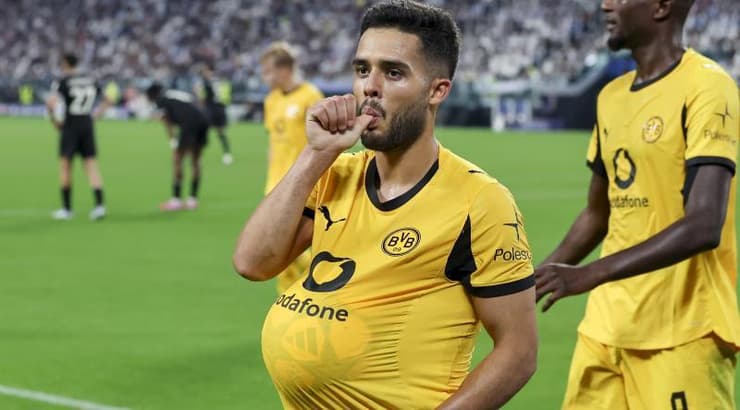 יאן קוטו חוגג