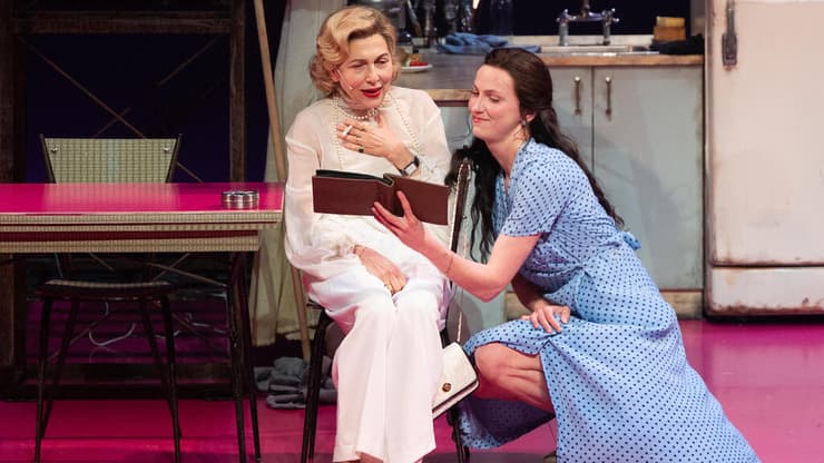 מתוך "חשמלית ושמה תשוקה"