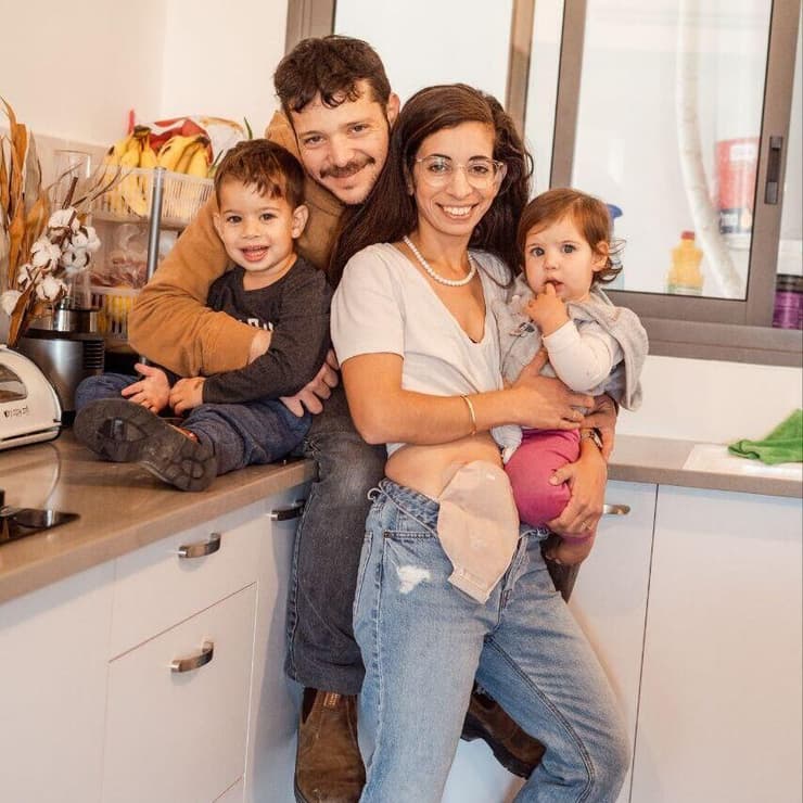 קורל דרליצ'מן ומשפחתה