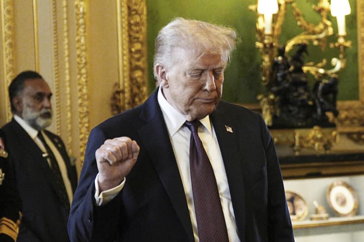 נשיא ארה"ב טראמפ עם המלך צ'רלס ב טירת ווינדזור