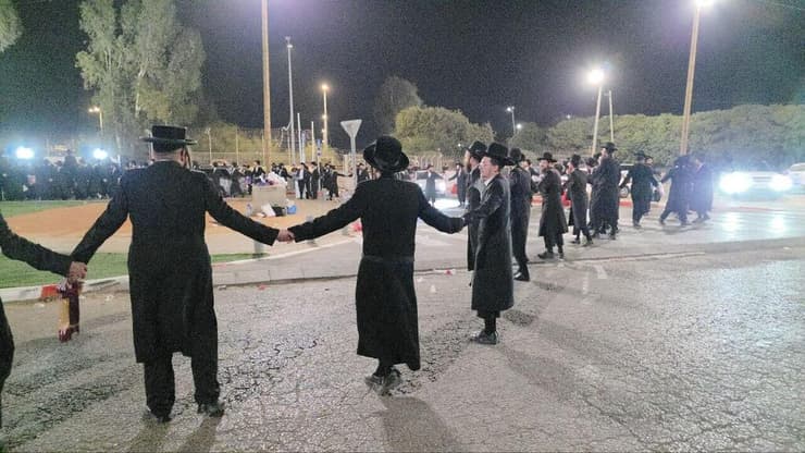 מהומות חרדים בסמוך לכלא 10 בשל מעצר וכליאתם של חרדים עריקים בנתב"ג