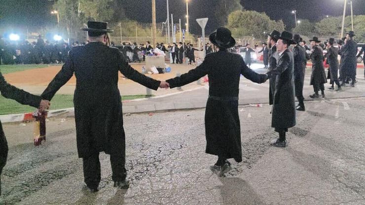 מהומות חרדים בסמוך לכלא 10 בשל מעצר וכליאתם של חרדים עריקים בנתב"ג