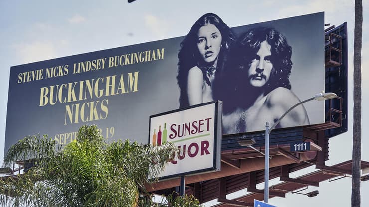 שלט פרסום בהוליווד להוצאה המחודשת של Buckingham Nicks