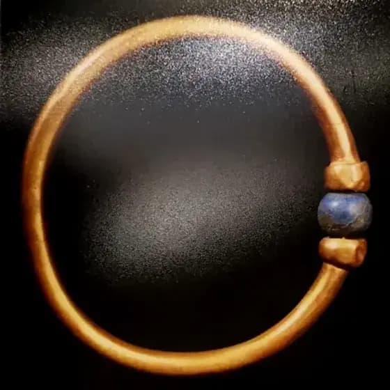 צמיד בן 3,000 שנה של ה פרעה אמנמופה שנעלם מ המוזיאון המצרי ב קהיר מצרים