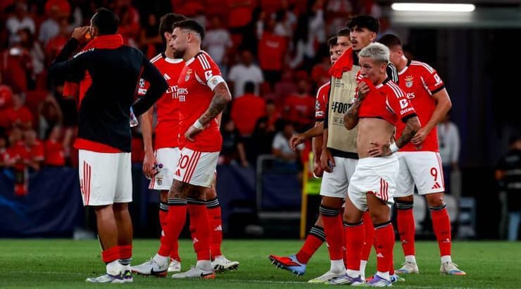 שחקני בנפיקה מאוכזבים בסיום