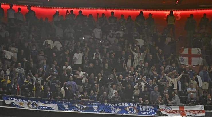 אוהדי צ'לסי בטירוף (IMAGO) אוהדי צ'לסי בטירוף