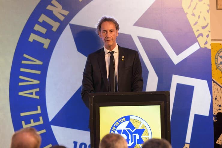 יצליח להחזיר את המועדון לימיו הגדולים? קלאודיו קולדבלה (צילום: יובל חן) המנהל המקצועי של מכבי ת"א קלאודיו קולדבלה