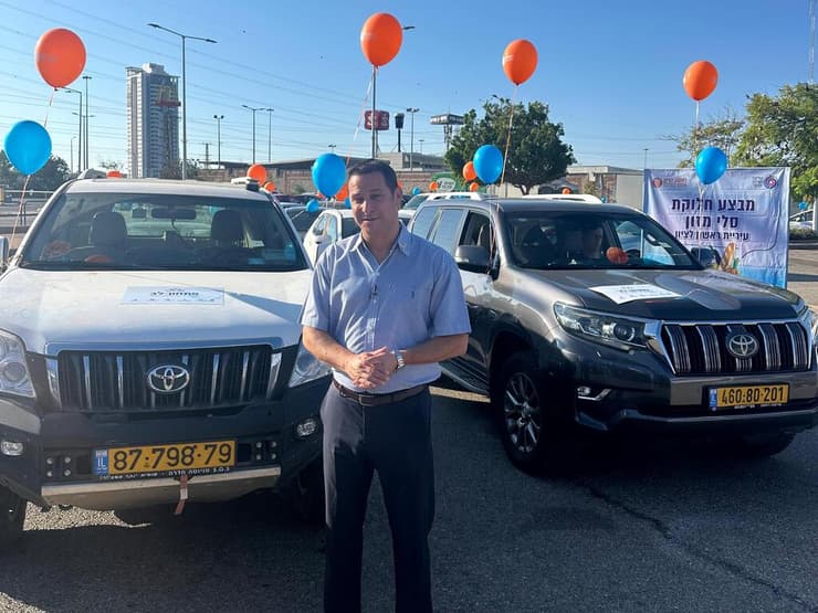 ראש העיר רז קינסטליך. "ראשון לציון התברכה באלפי מתנדבים" (צילום: פתחון לב) ההפנינג של פתחון לב בראשון לציון