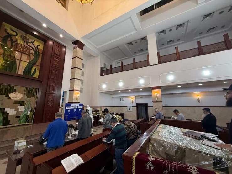 הסליחות הליליות בבית הכנסת בזפוריז'יה