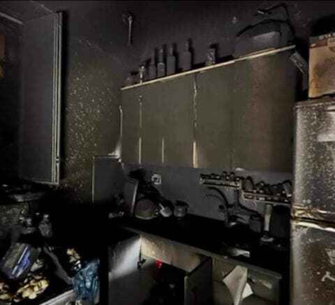 המטבח השרוף בביתם של שירה ודניאל   