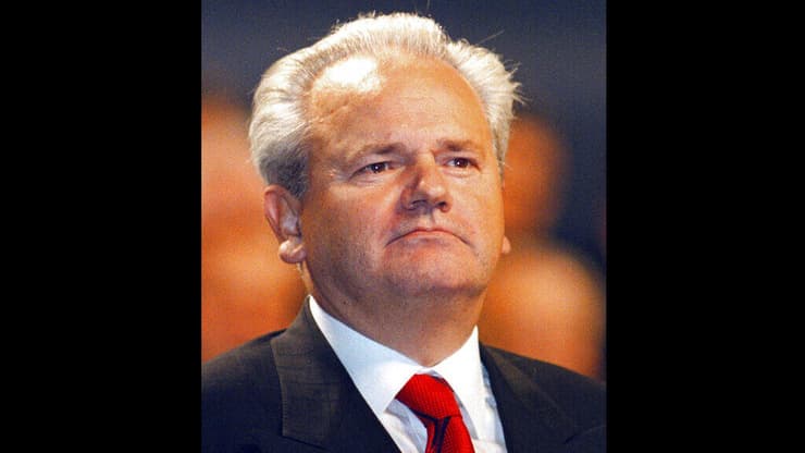 מילושביץ'. האשמת המנהיג (צילום: Darko Vojinovic/AP) סלובודן מילושביץ'