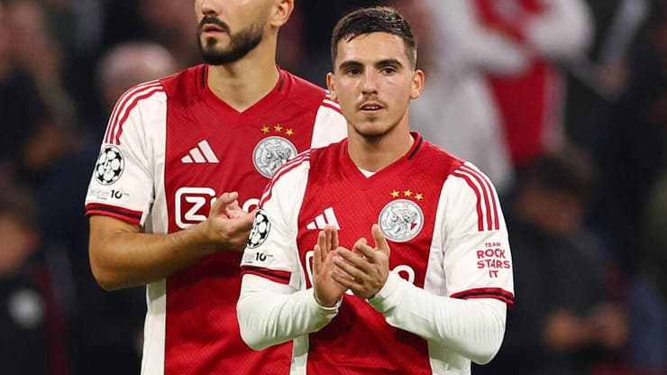 עימות סביב מיעוט הדקות שהוא מקבל. אוסקר גלוך (צילום: REUTERS/Piroschka Van De Wouw) אוסקר גלוך