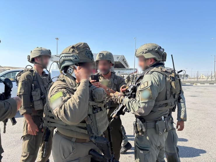 פיגוע ירי מעבר אלנבי פצוע פצועים מחבל מחבלים הרוג הרוגים נהרגו כלי נשק אקדח כוח כוחות צה"ל חיילים לוחמים