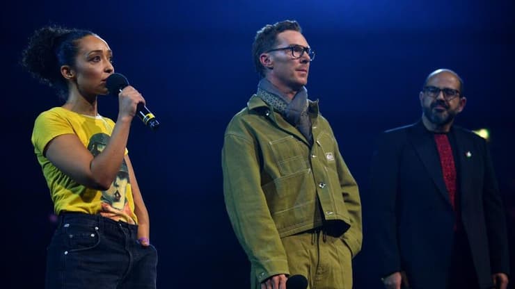 בנדיקט קמברבאץ' (באמצע) ורות נגה באירוע "יחד למען פלסטין" (צילום: Jim Dyson/Getty Images for ABA) בנדיקט קמברבאץ' (באמצע) ורות נגה באירוע "יחד למען פלסטין"