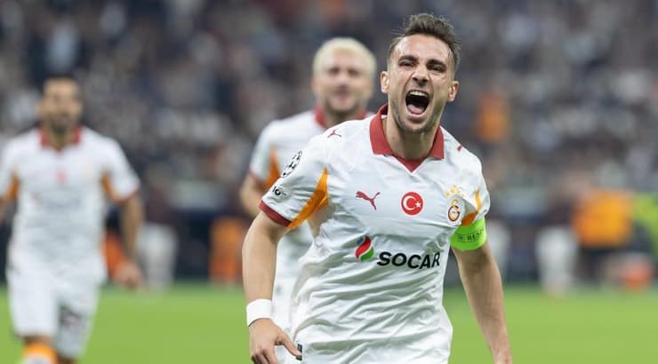 יונוש אקגון מאושר