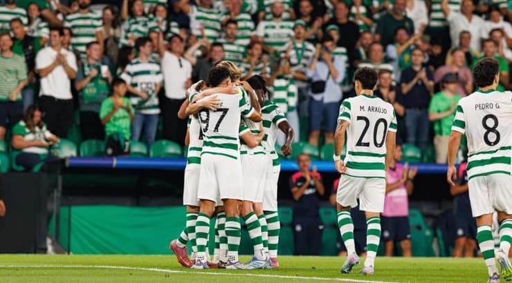 שחקני ספורטינג ליסבון חוגגים