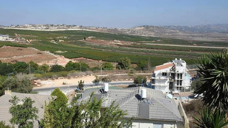 "מבררים איך להפוך את האזור לבטוח יותר". יישובי קו העימות (צילום: אביהו שפירא ) מסע לאורך גבול הצפון ביישובים מטולה, משגב עם, אביבים שתולה ותצפית על הכפרים הלבנוניים בהם שלטו חיזבאללה