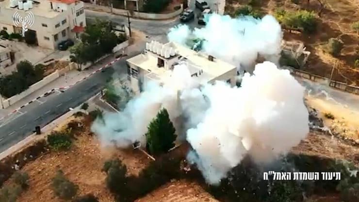 תיעוד: השמדת רקטות ואמל"ח באזור רמאללה