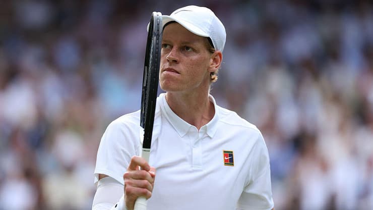 השתמש גם הוא בקסדה המדוברת. סינר (צילום: Julian Finney/Getty Images) סינר