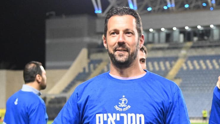 מאמן הפועל פ"ת עומר פרץ