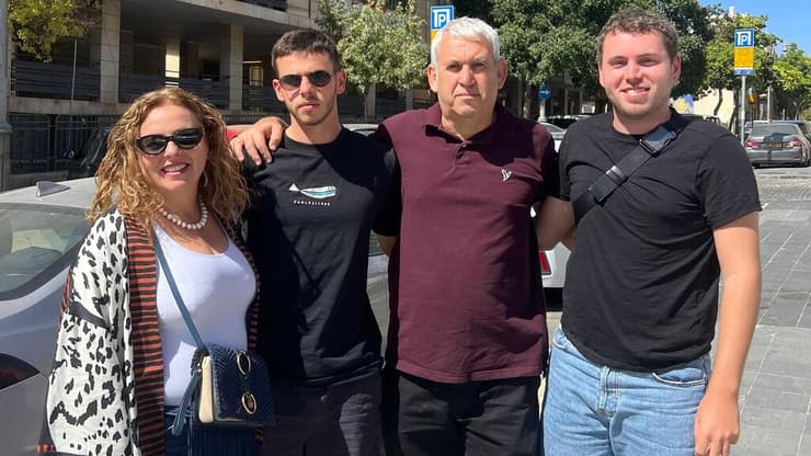 משפחת איתח עם הראל ז"ל 