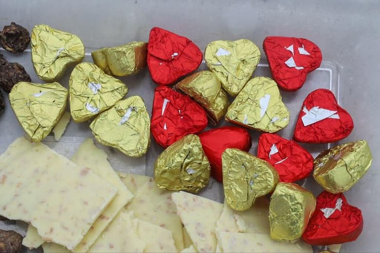 צילום: מיקי שמידט אסירי כלא רמלה עובדים במפעל לייצור שוקולד