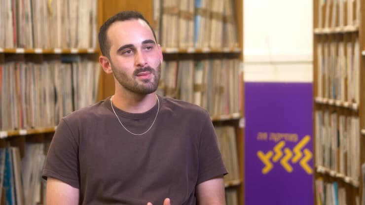 בר כץ, עורך מוזיקלי וסגן מנהלת בגלגלצ