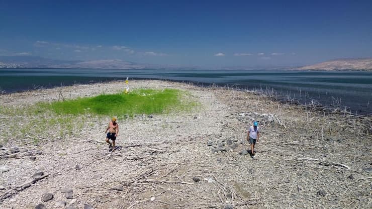המסע אל האי בכינרת