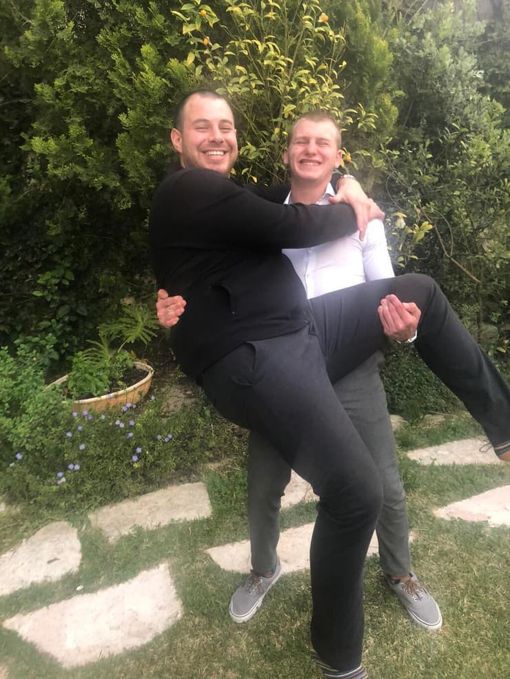 שחר פרידמן ז"ל  עם גיסו, אביעד באש