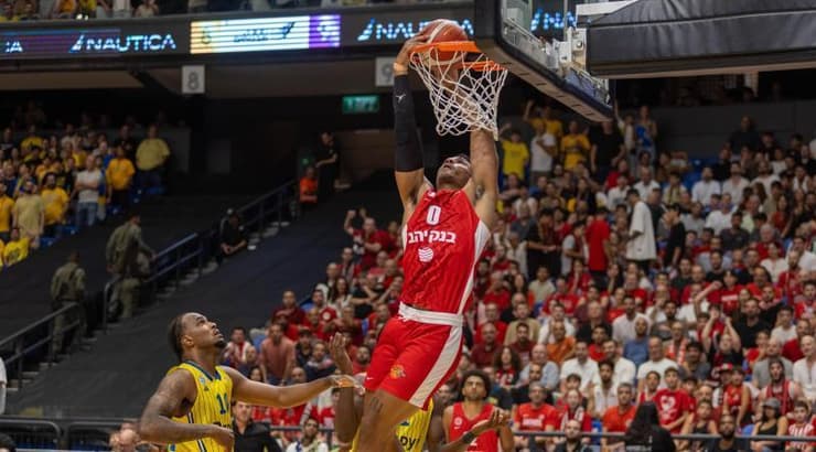 ג'סטין סמית' מטביע