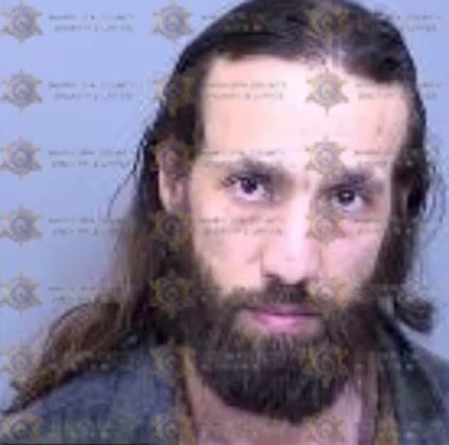 טקס צ'רלי קירק חשוד ש נעצר ליד ה אצטדיון ג'ושע רנקלס