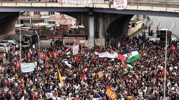 צילום: REUTERS/Matteo Minnella מחאה פרו-פלסטינית בגנואה