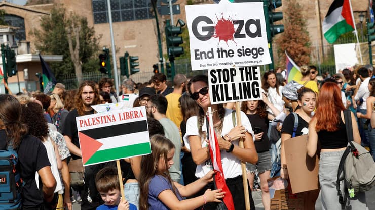 צילום: REUTERS/Remo Casilli מחאה פרו-פלסטינית ברומא