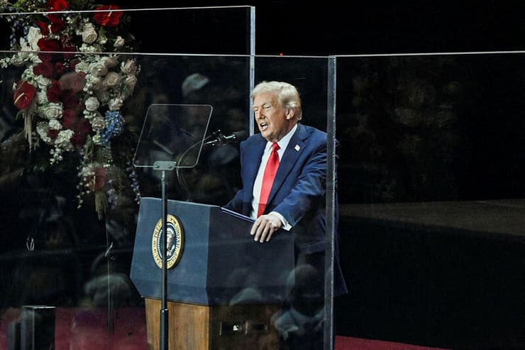 נשיא ארצות הברית נושא דברים בטקס האזכרה לצ'רלי קירק