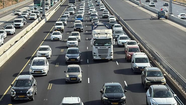 פקקים באזור פולג בערב ראש השנה