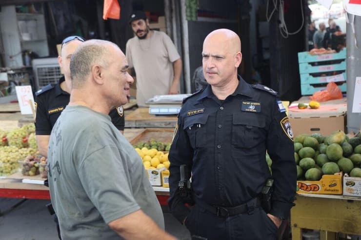 מפקד מחוז ת"א סרגרוף (צילום: מוטי קמחי) היערכות משטרת ישראל בתל אביב לערב ראש השנה