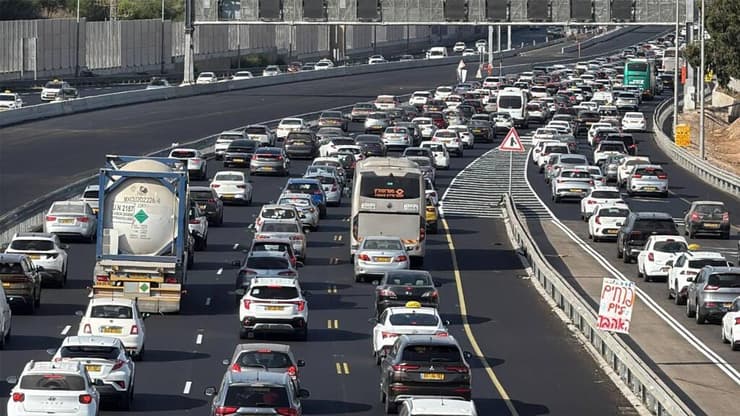 פקקים באזור פולג בערב ראש השנה