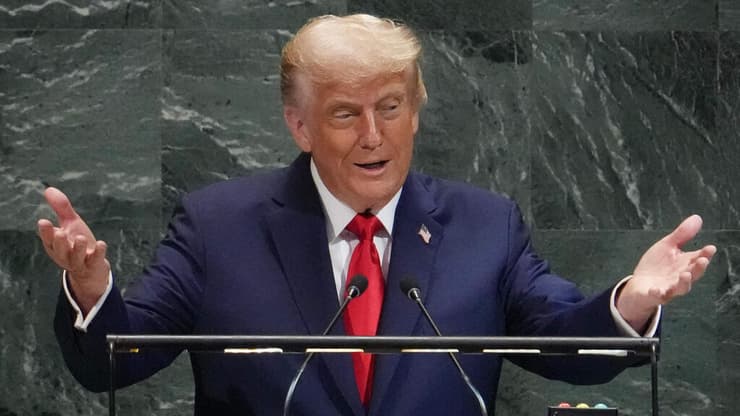 לא כדאי "לשים עליו את כל הז'יטונים". הנשיא טראמפ באו"ם (צילום: TIMOTHY A. CLARY / AFP) נשיא ארה"ב דונלד טראמפ נואם בעצרת הכללית של האו"ם בניו יורק