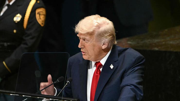 צילום: Brendan SMIALOWSKI / AFP נשיא ארה"ב דונלד טראמפ נואם בעצרת הכללית של האו"ם בניו יורק