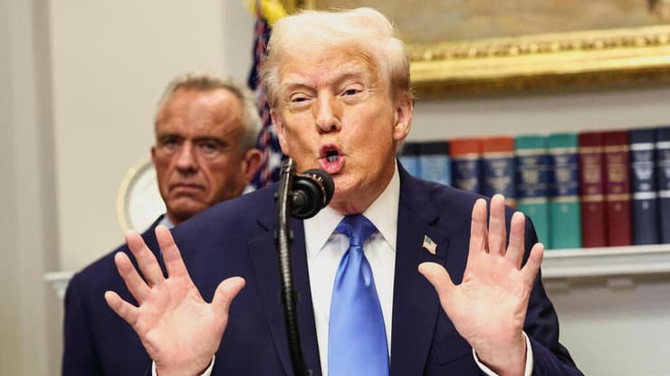 נשיא ארה"ב דונלד טראמפ ושר הבריאות האמריקני רוברט פ. קנדי ג'וניור