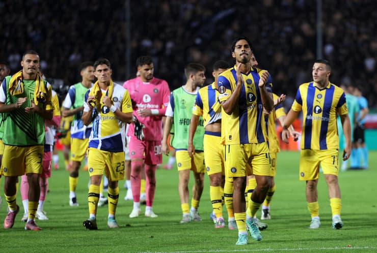 תקציב עצום. שחקני מכבי ת"א (צילום: REUTERS/Murad Sezer) פאוק סלוניקי מכבי ת"א