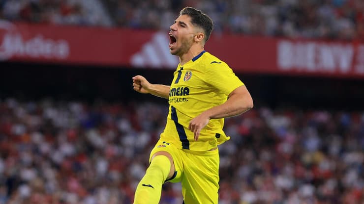 מנור סולומון (צילום: Fran Santiago/Getty Images) שחקן ויאריאל מנור סולומון